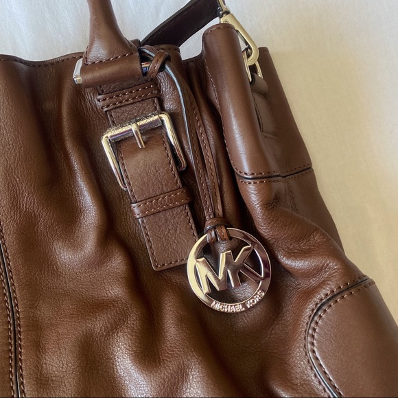 Michael Kors large brown crossbody / shoulder bag - Picture 3 of 13